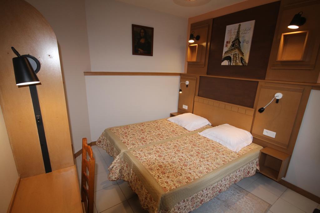 Hotel Rachel Le Pré-Saint-Gervais Екстериор снимка